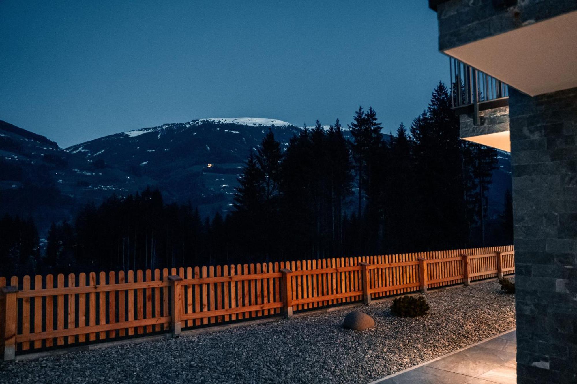 Chalet Wildruh Ried im Zillertal Luaran gambar
